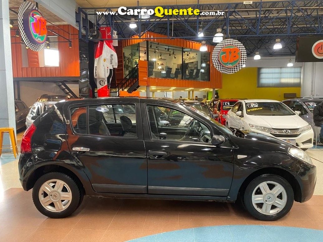 RENAULT SANDERO 1.6 PRIVILEGE 8V - Loja