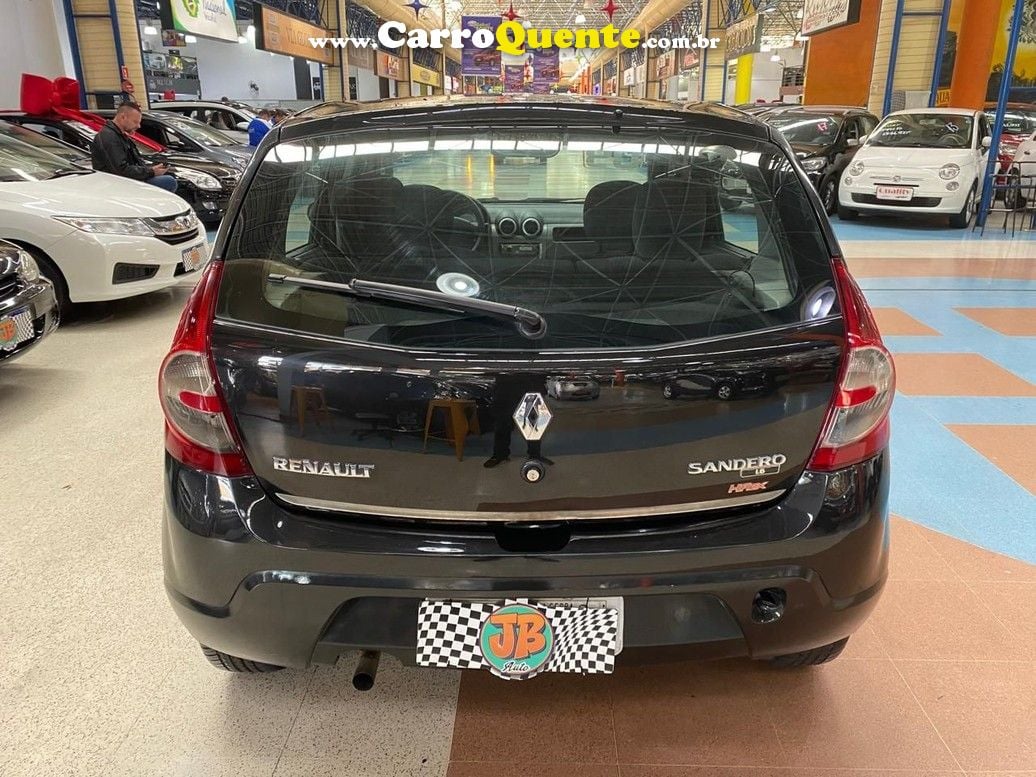 RENAULT SANDERO 1.6 PRIVILEGE 8V - Loja