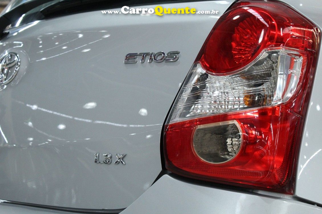 TOYOTA ETIOS 1.3 X 16V - Loja