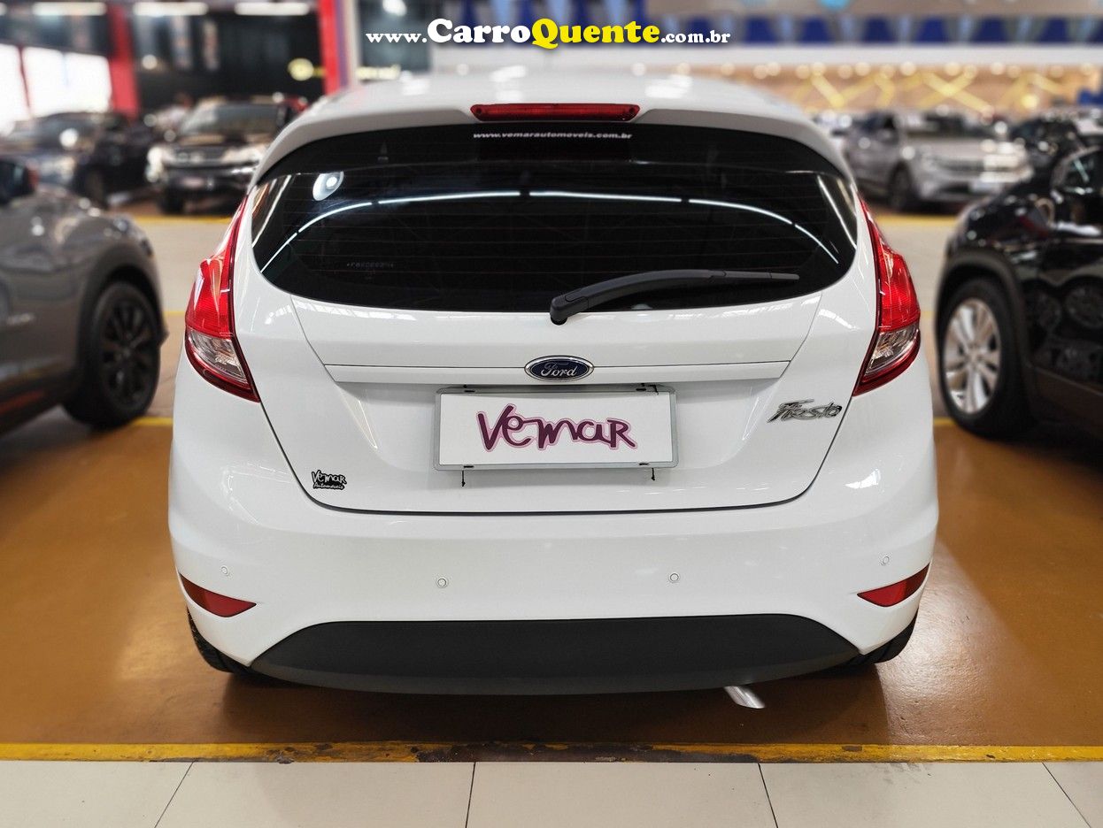 FORD FIESTA HATCH S 1.5 FLEX MEC. *ÚNICO DONO* - Loja