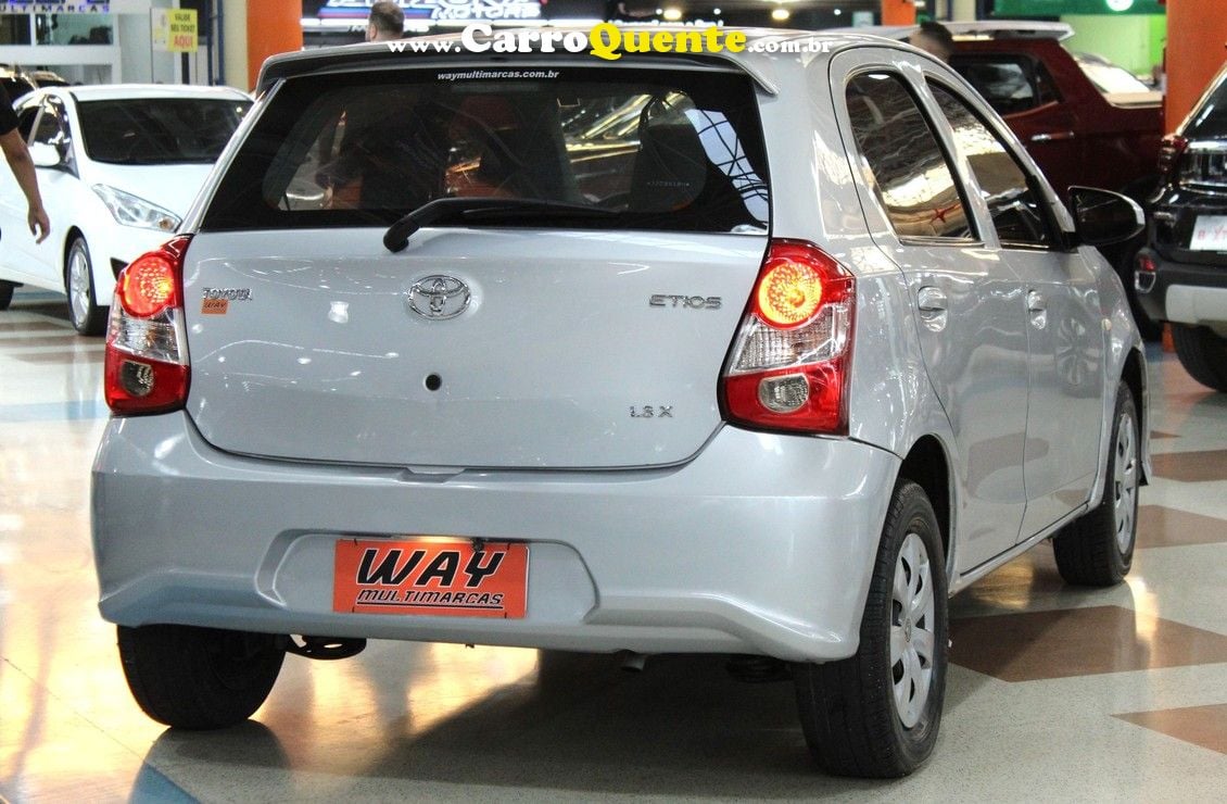 TOYOTA ETIOS 1.3 X 16V - Loja