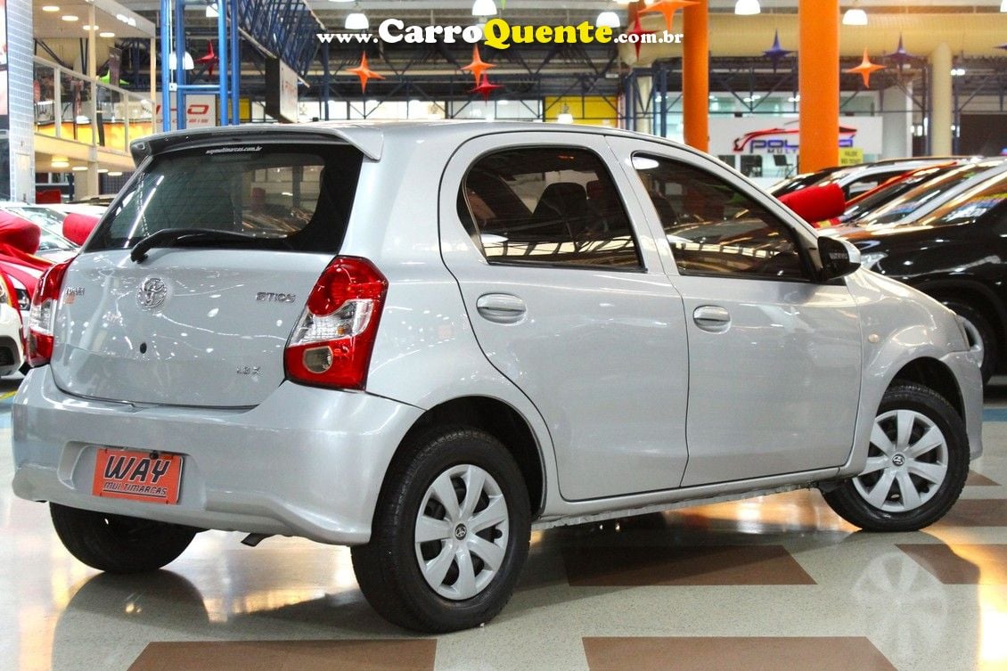 TOYOTA ETIOS 1.3 X 16V - Loja