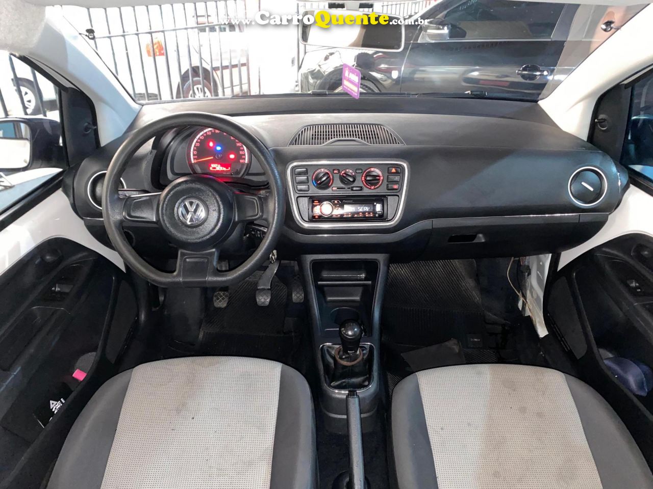 VOLKSWAGEN   UP! TAKE 1.0 T. FLEX 12V 3P   BRANCO 2015 1.0 FLEX - Loja