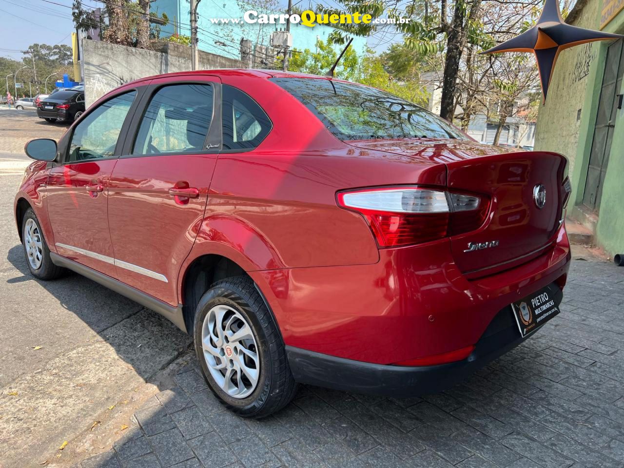 FIAT   GRAND SIENA ESSENCE DUAL. 1.6 FLEX 16V   VERMELHO 2015 1.6 FLEX - Loja