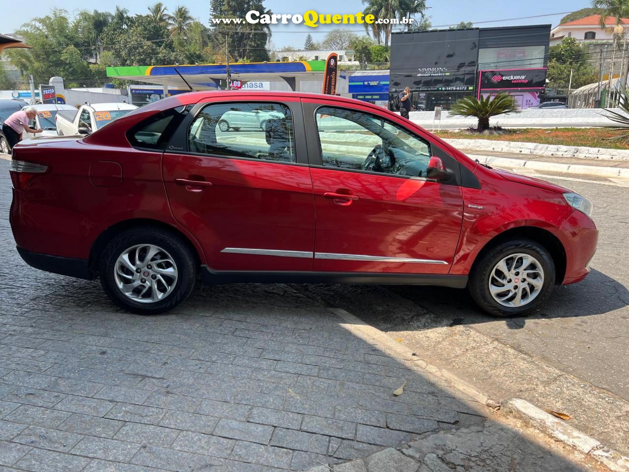 FIAT   GRAND SIENA ESSENCE DUAL. 1.6 FLEX 16V   VERMELHO 2015 1.6 FLEX - Loja