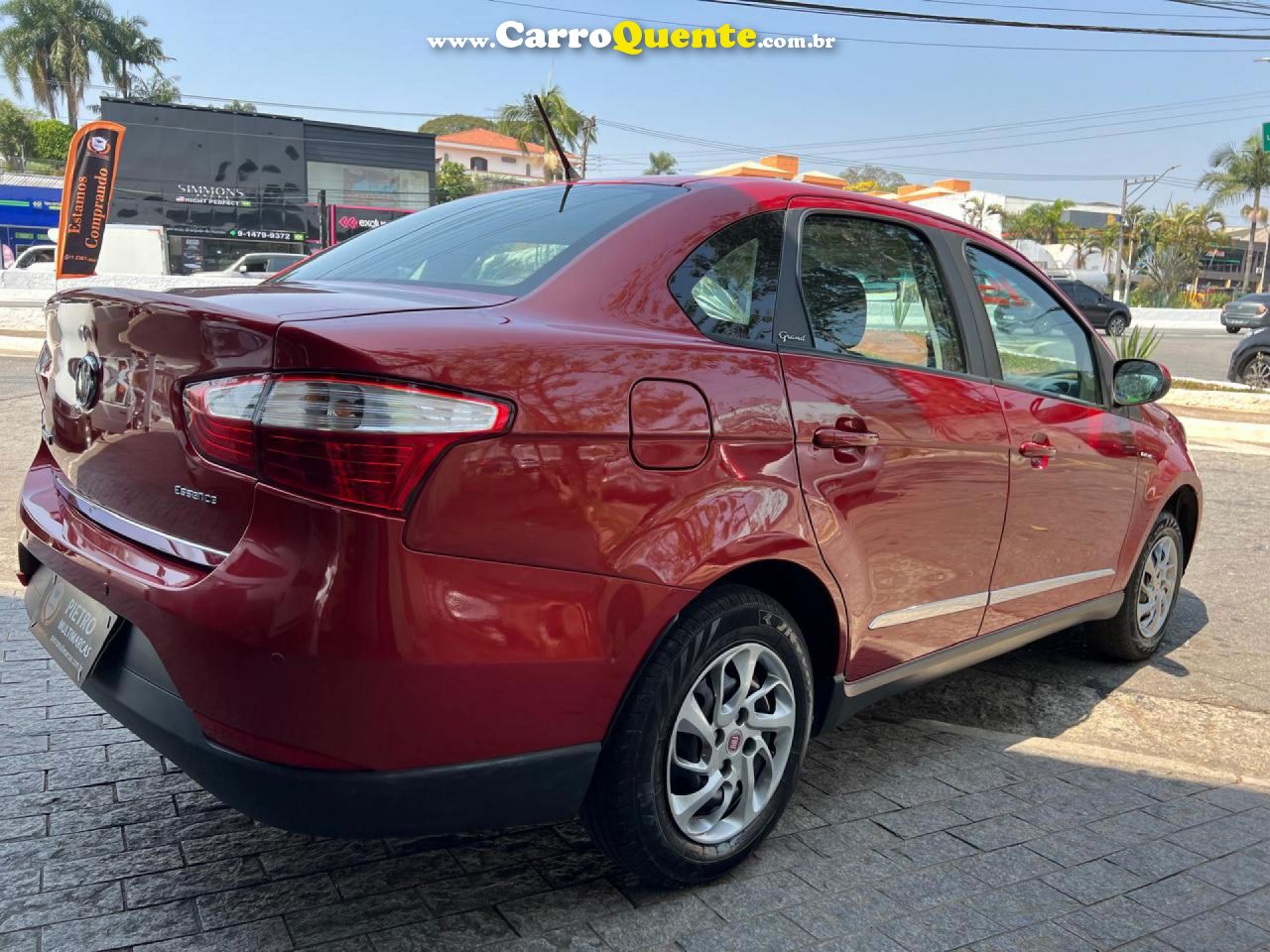 FIAT   GRAND SIENA ESSENCE DUAL. 1.6 FLEX 16V   VERMELHO 2015 1.6 FLEX - Loja