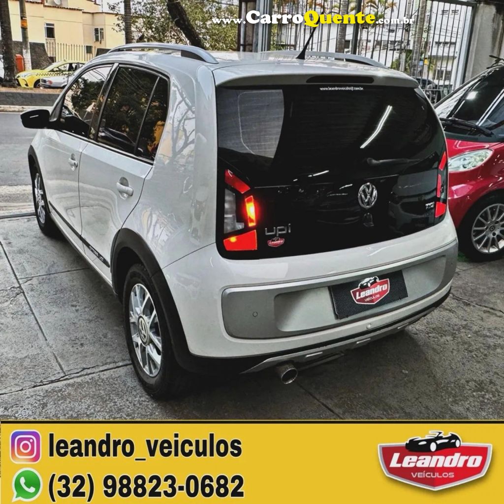 VOLKSWAGEN   UP! CROSS 1.0 TSI TOTAL FLEX 12V 5P   BRANCO 2016 1.0 FLEX - Loja