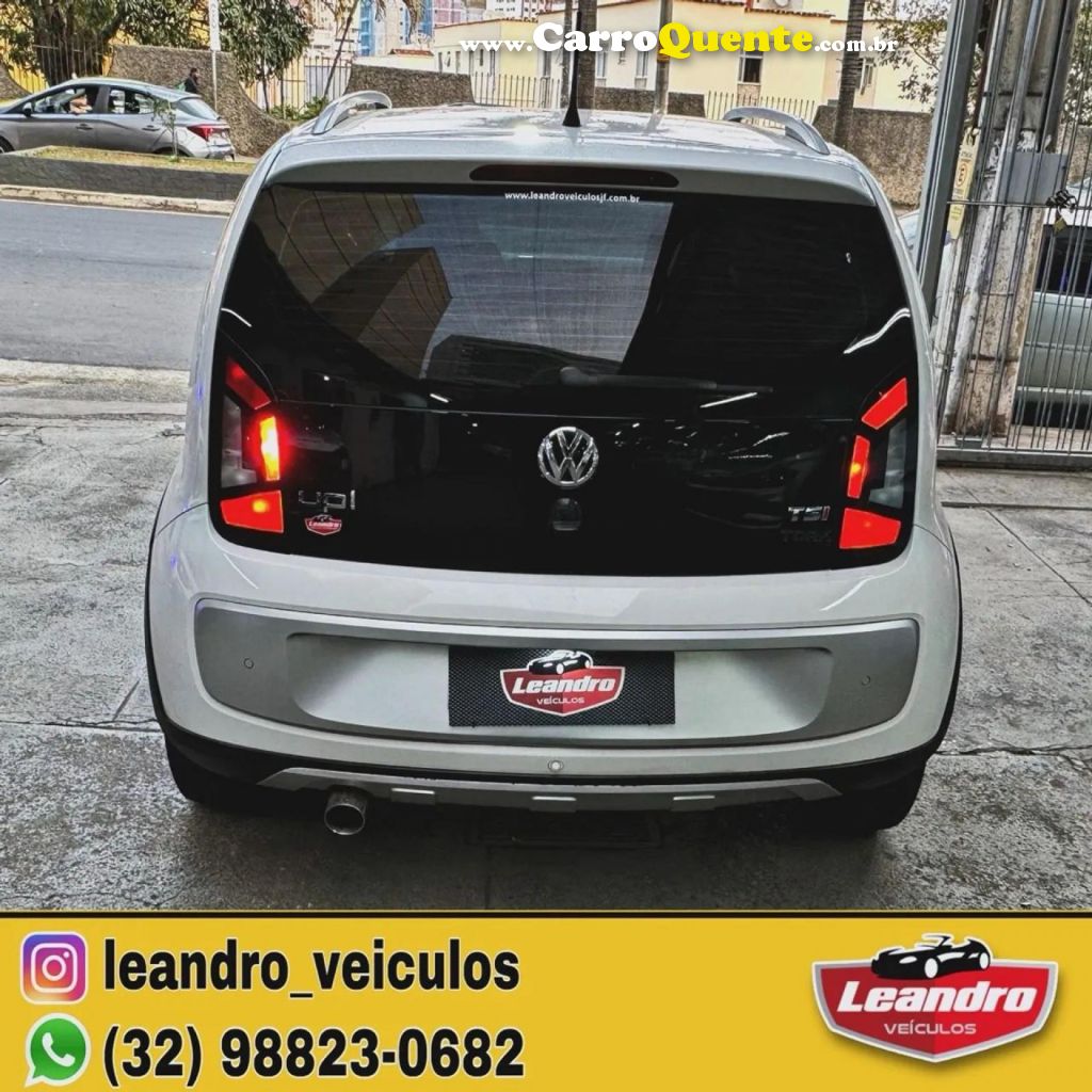 VOLKSWAGEN   UP! CROSS 1.0 TSI TOTAL FLEX 12V 5P   BRANCO 2016 1.0 FLEX - Loja