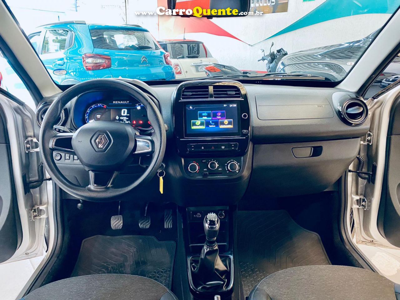 RENAULT   KWID INTENSE 1.0 FLEX 12V 5P MEC.   PRATA 2023 1.0 FLEX - Loja