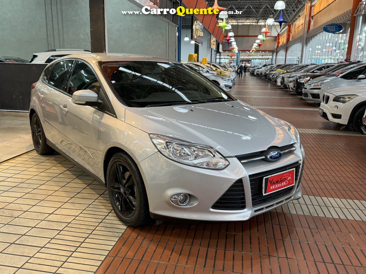 FORD FOCUS 2.0 SE HATCH 16V - Loja