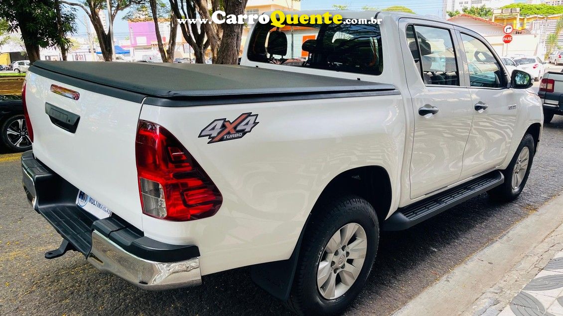 TOYOTA HILUX 2.8 STD 4X4 CD 16V - Loja