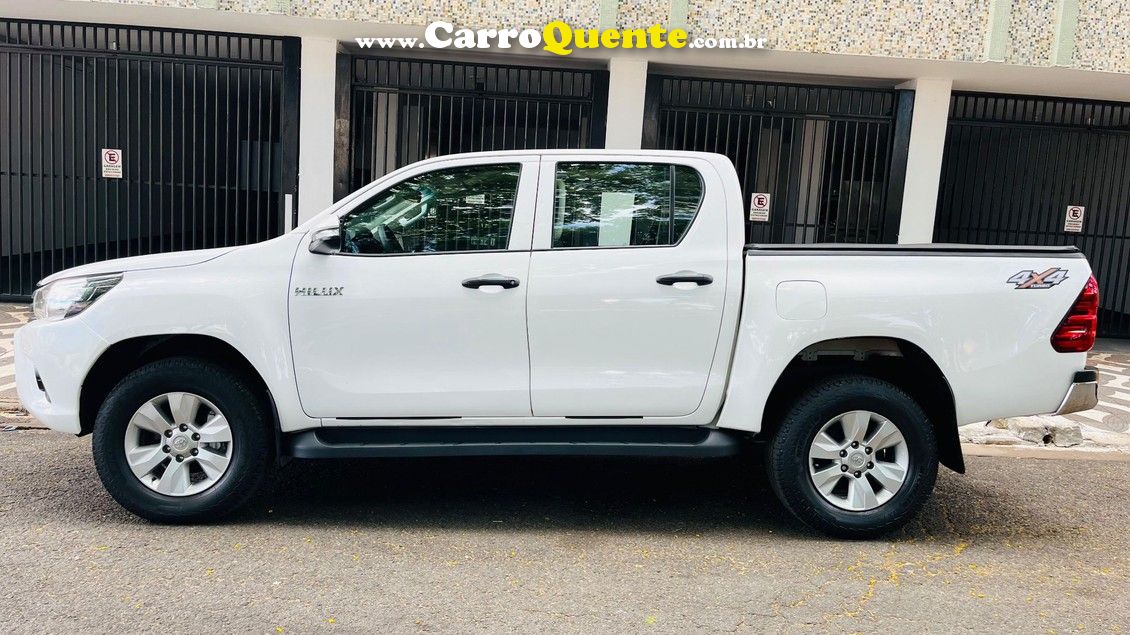 TOYOTA HILUX 2.8 STD 4X4 CD 16V - Loja