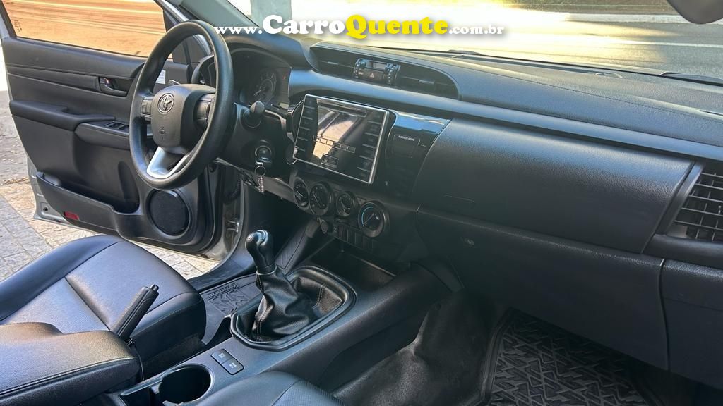 TOYOTA HILUX 2.8 STD 4X4 CD 16V - Loja