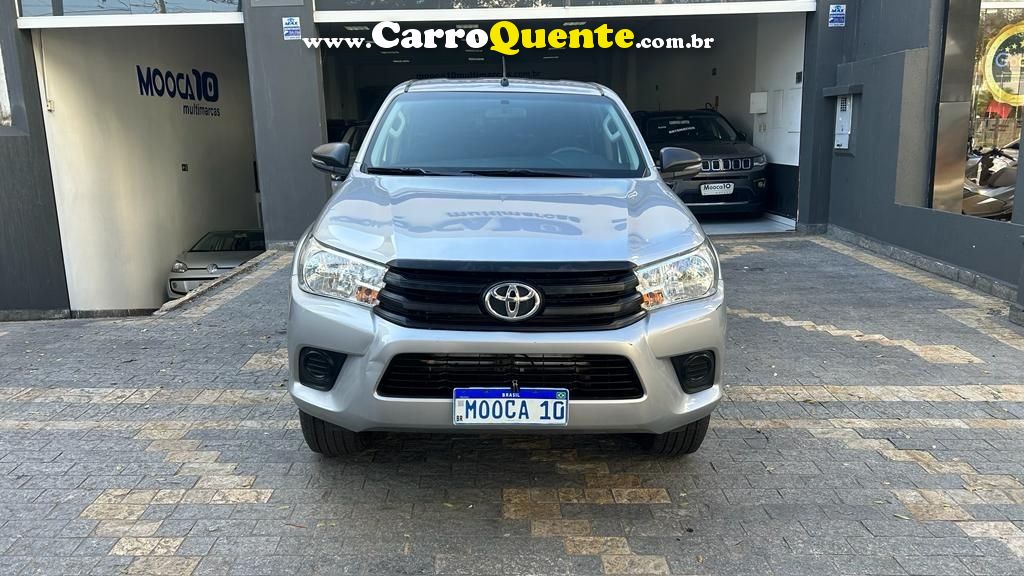 TOYOTA HILUX 2.8 STD 4X4 CD 16V - Loja