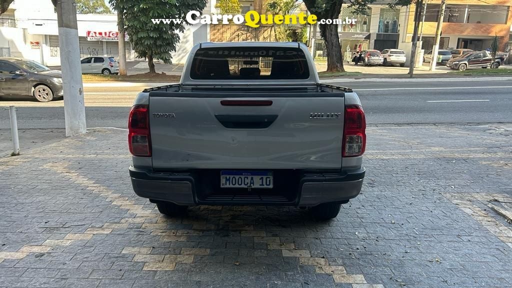 TOYOTA HILUX 2.8 STD 4X4 CD 16V - Loja