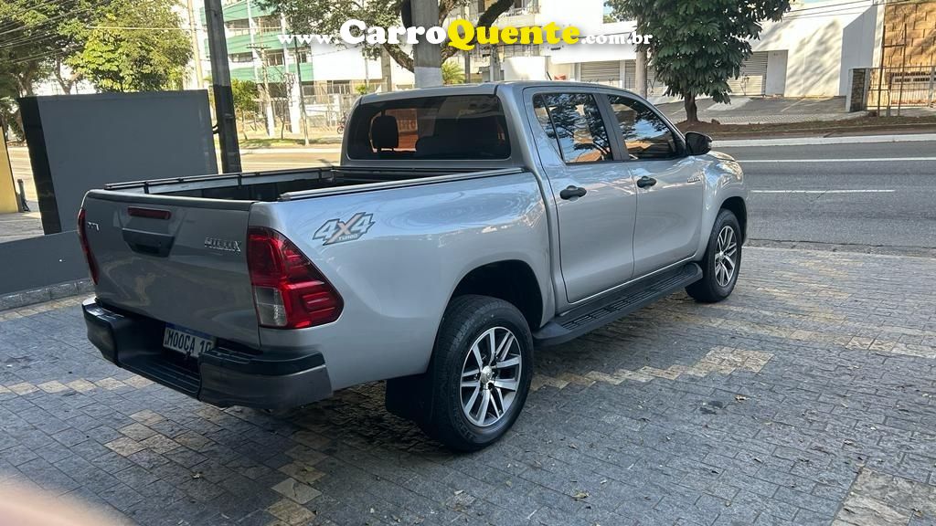 TOYOTA HILUX 2.8 STD 4X4 CD 16V - Loja