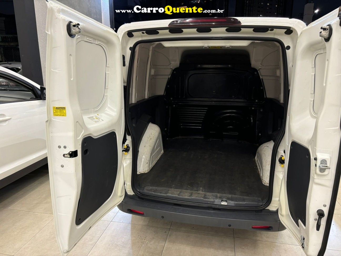 FIAT FIORINO 1.4 MPI FURGAO HARD WORKING 8V - Loja