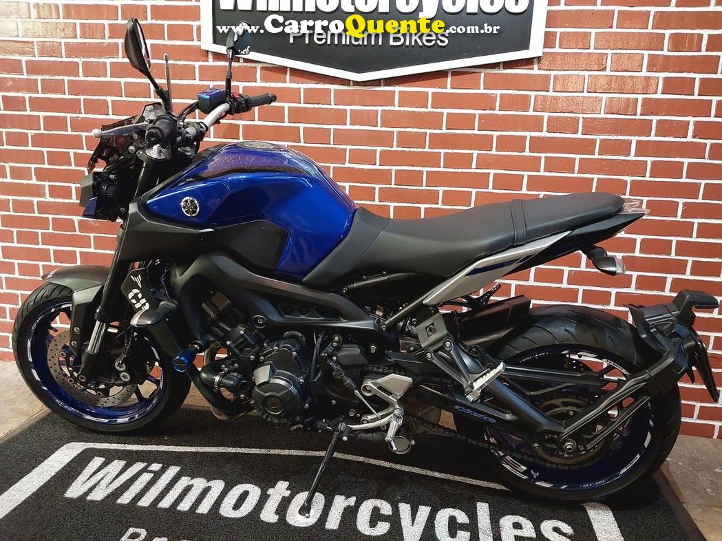 YAMAHA MT-09  - Loja