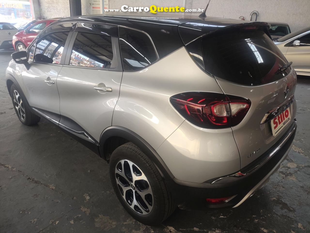 RENAULT   CAPTUR INTENSE 1.6 16V FLEX 5P AUT.   PRATA 2020 1.6 FLEX - Loja