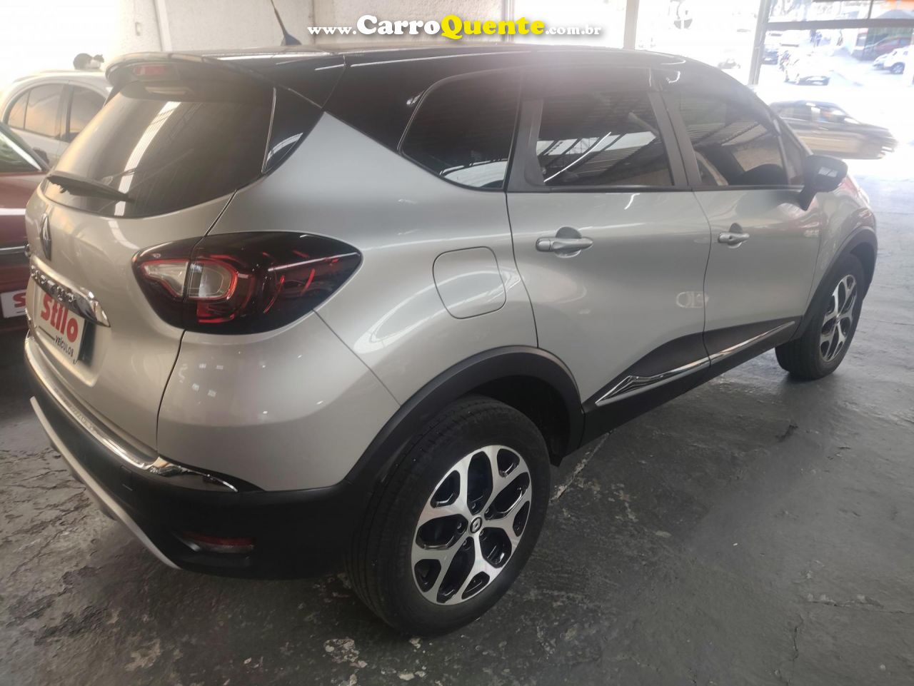 RENAULT   CAPTUR INTENSE 1.6 16V FLEX 5P AUT.   PRATA 2020 1.6 FLEX - Loja