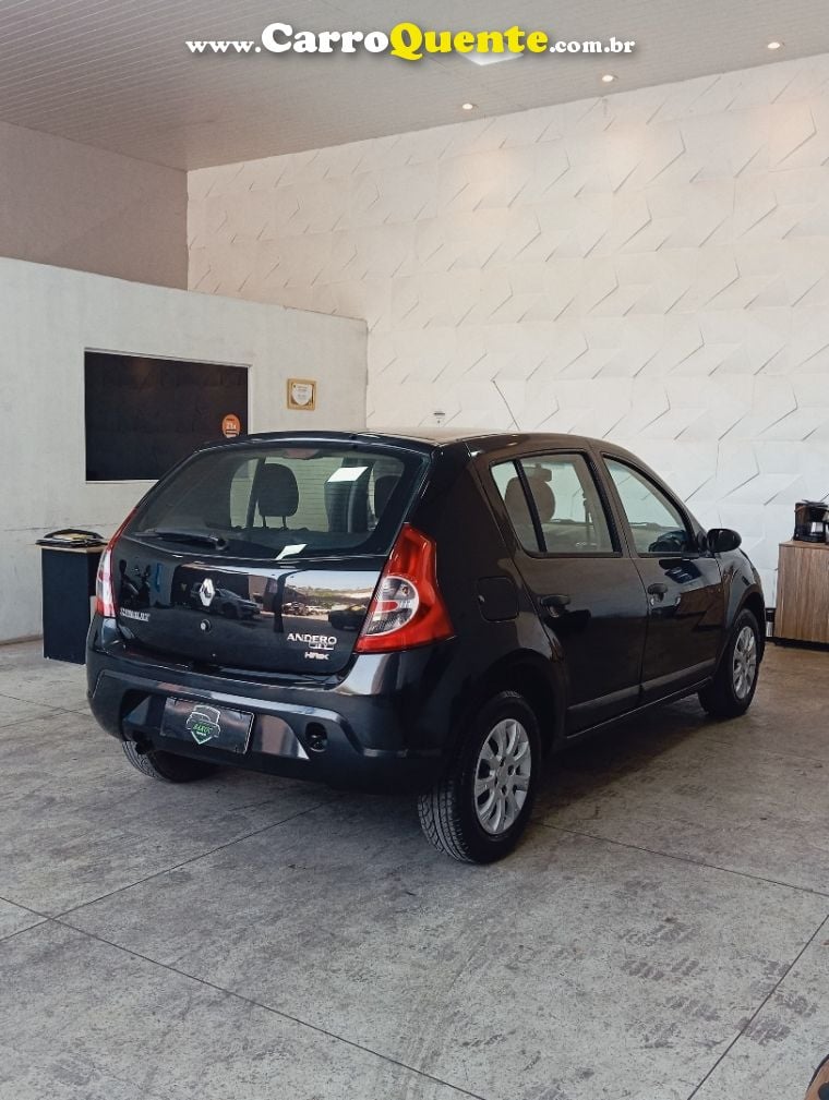 Renault SANDERO 1.0 EXPRESSION 16V FLEX 4P MANUAL - Loja