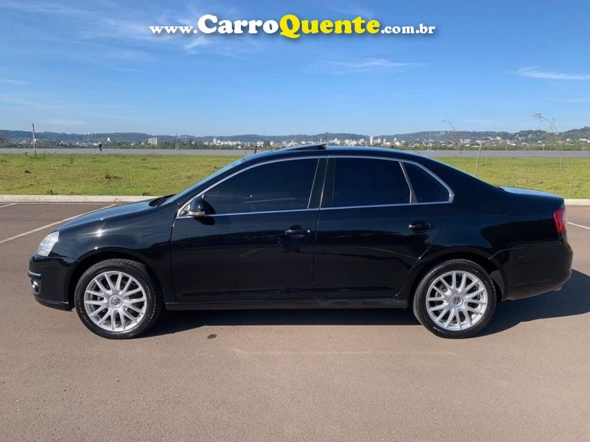 Volkswagen JETTA 2.5 I 20V 170CV GASOLINA 4P TIPTRONIC - Loja