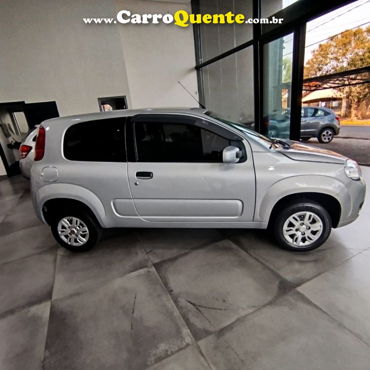 Fiat UNO 1.0 EVO VIVACE 8V FLEX 2P MANUAL - Loja