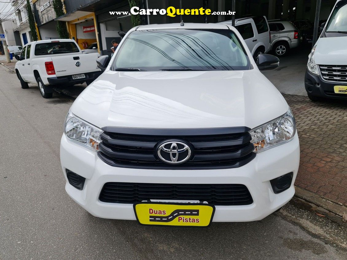 TOYOTA HILUX 2.8 STD 4X4 CD 16V - Loja