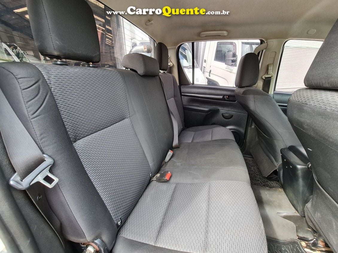 TOYOTA HILUX 2.8 STD 4X4 CD 16V - Loja