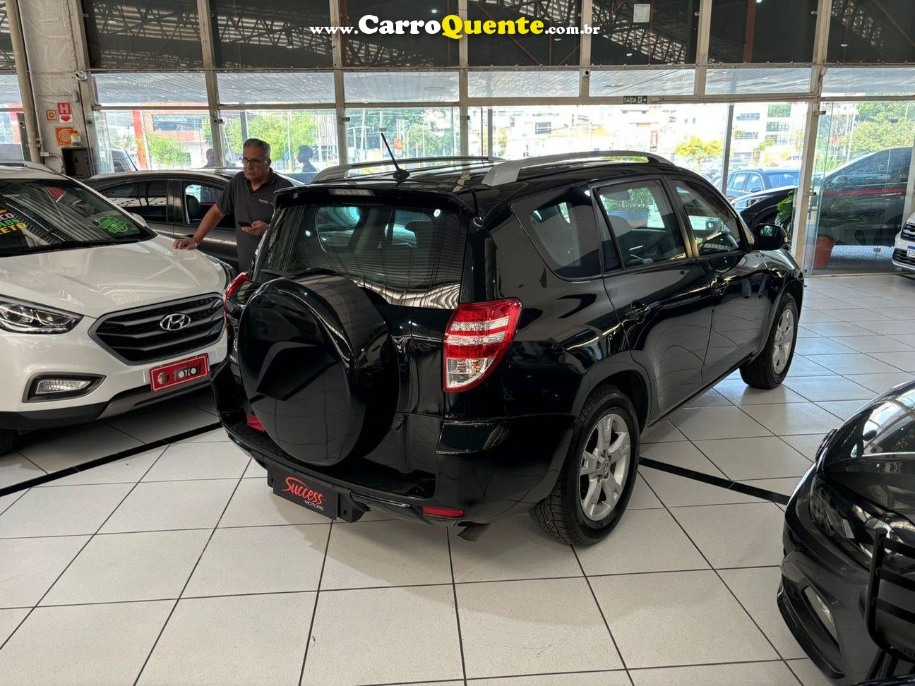 Toyota RAV4 2.4 4x2 16v Gasolina 4p Automático Blindagem III-A - Loja