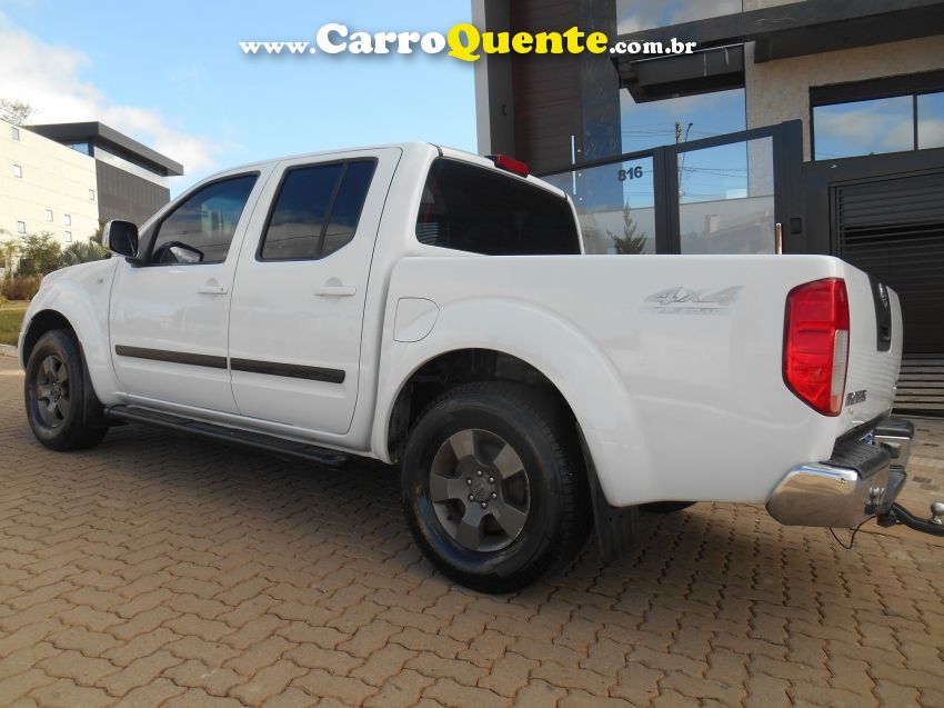 Nissan FRONTIER 2.5 XE 4X4 CD TURBO ELETRONIC DIESEL 4P MANUAL - Loja