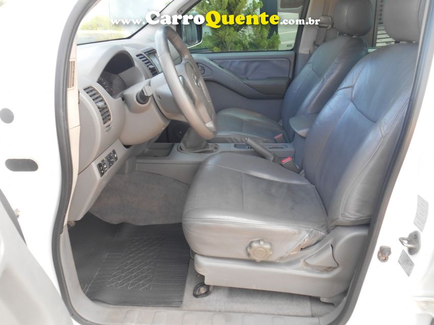 Nissan FRONTIER 2.5 XE 4X4 CD TURBO ELETRONIC DIESEL 4P MANUAL - Loja