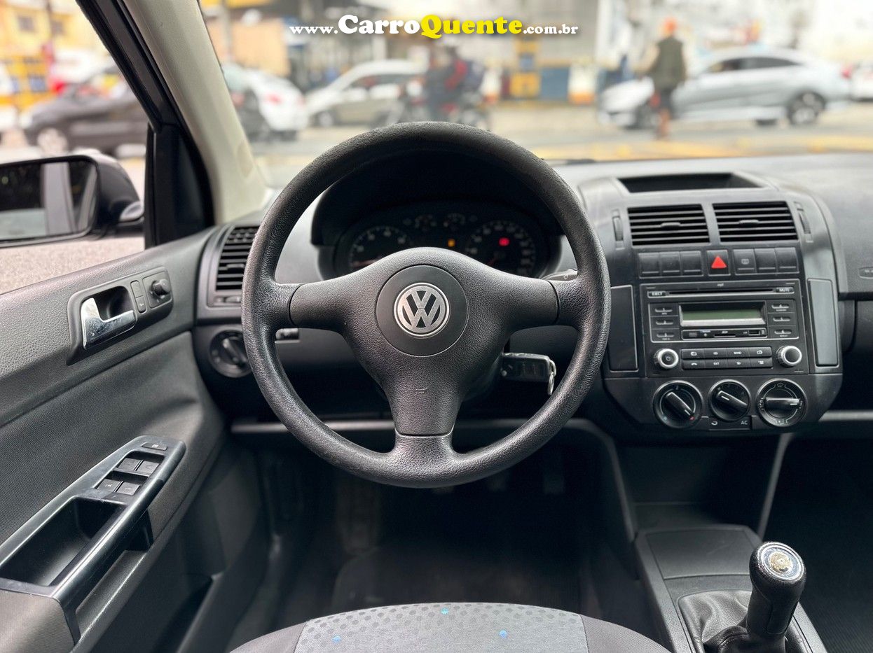 VOLKSWAGEN POLO SEDAN 1.6 MI 8V 2006 - Loja