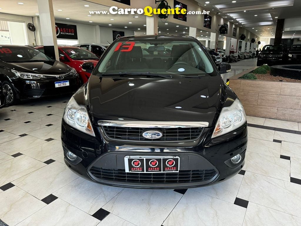 FORD FOCUS 1.6 GLX SEDAN 16V - Loja