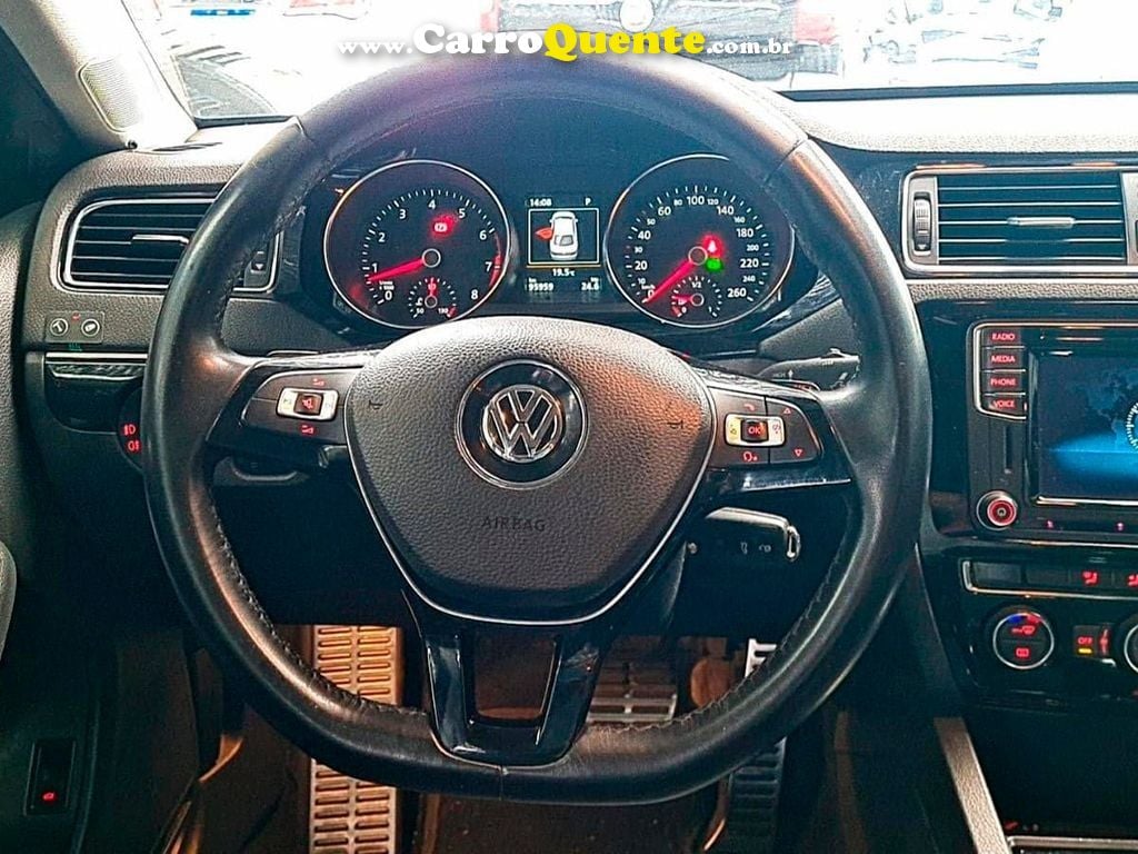 VOLKSWAGEN JETTA 2.0 TSI HIGHLINE 211CV - Loja