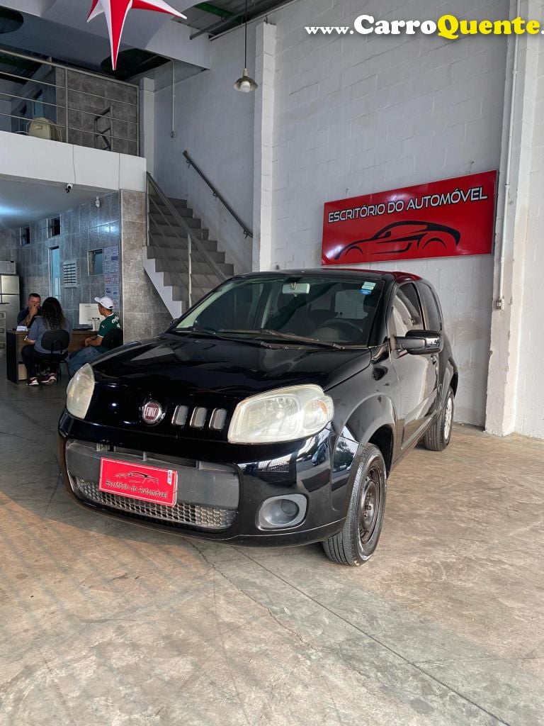 FIAT   UNO VIVACE CELEB. 1.0 EVO F.FLEX 8V 5P   PRETO 2013 1.0 GASOLINA - Loja