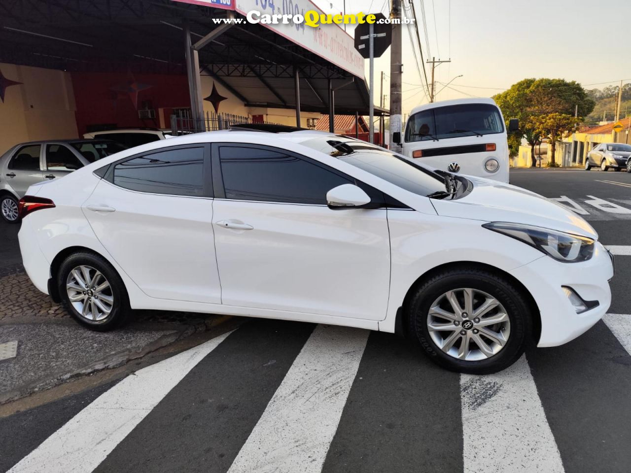 HYUNDAI   ELANTRA GLS 2.0 16V FLEX AUT.   BRANCO 2015 2.0 FLEX - Loja