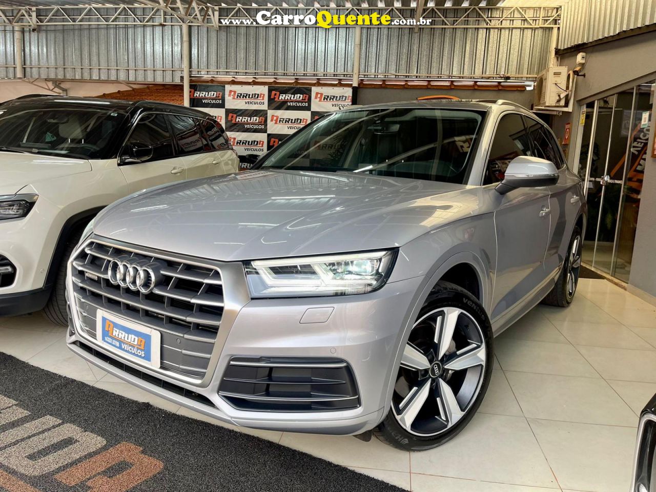 AUDI   Q5 AMBIENTE 2.0 TFSI QUATTRO S TRONIC   PRATA 2018 2.0 GASOLINA - Loja