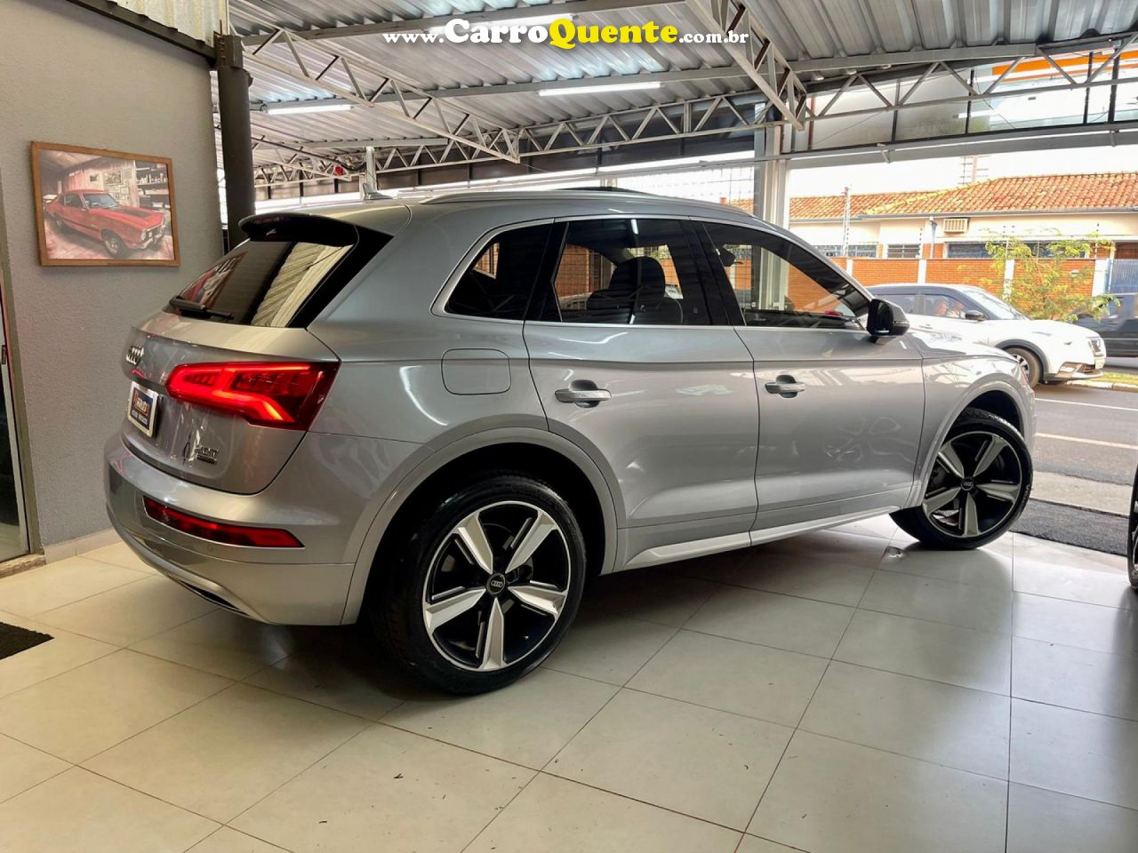 AUDI   Q5 AMBIENTE 2.0 TFSI QUATTRO S TRONIC   PRATA 2018 2.0 GASOLINA - Loja