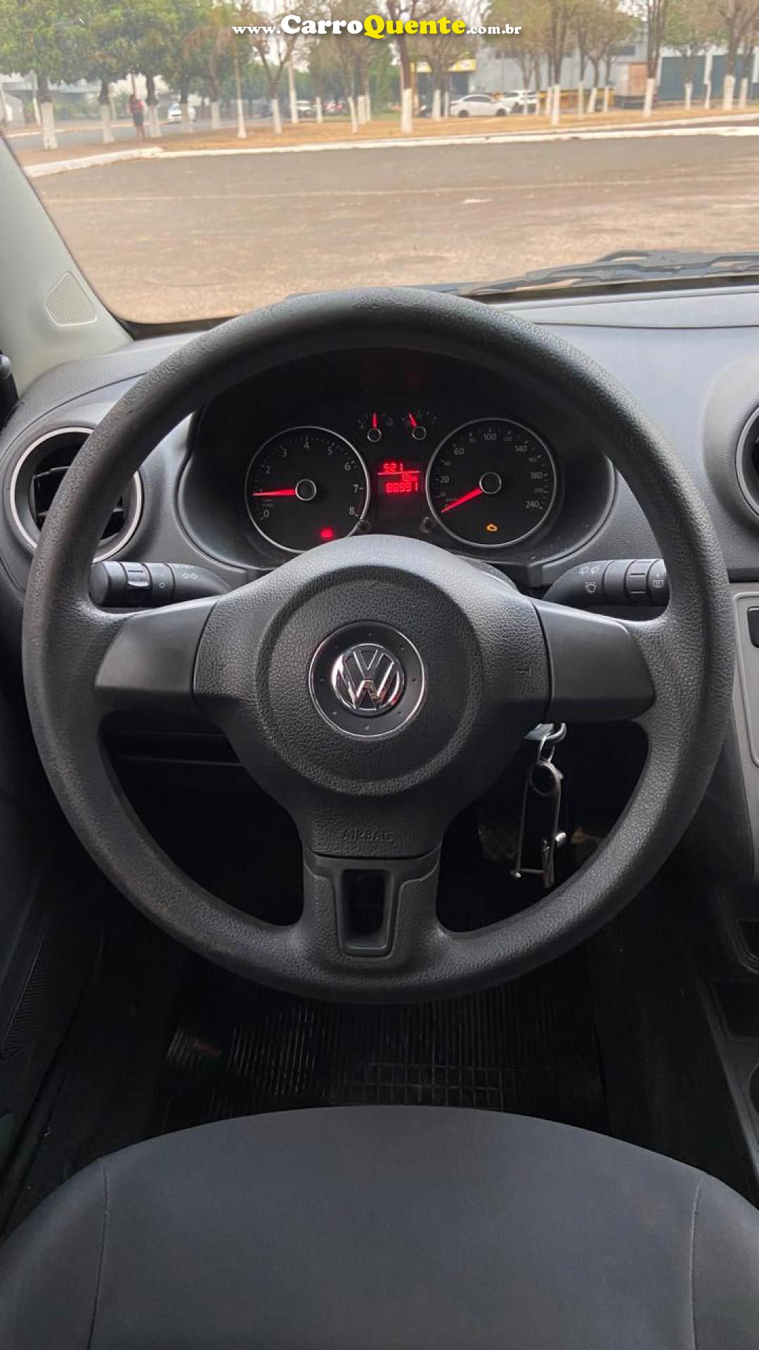 VOLKSWAGEN   GOL TRENDLINE 1.6 T.FLEX 8V 5P   BRANCO 2015 1.6 GASOLINA - Loja