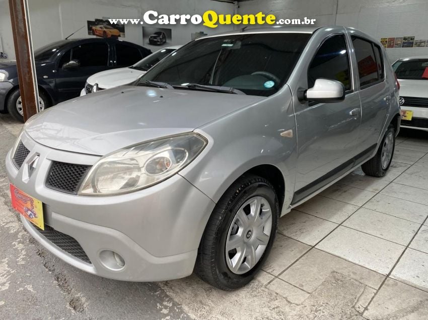 Renault SANDERO 1.6 PRIVILÉGE 16V FLEX 4P MANUAL - Loja