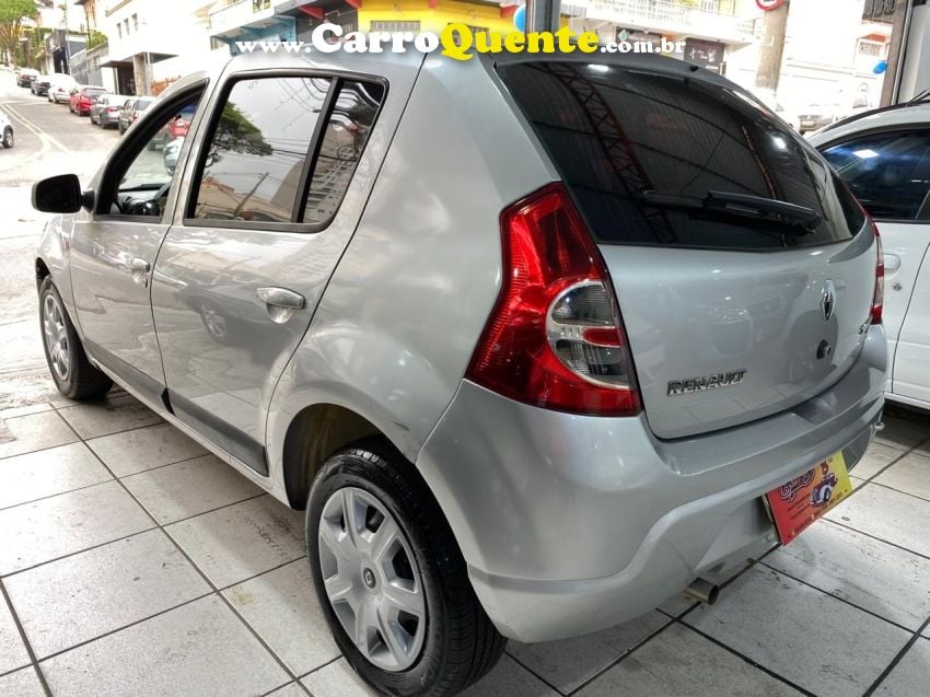 Renault SANDERO 1.6 PRIVILÉGE 16V FLEX 4P MANUAL - Loja