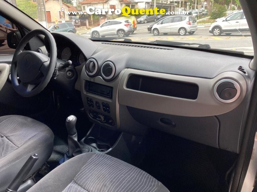 Renault SANDERO 1.6 PRIVILÉGE 16V FLEX 4P MANUAL - Loja