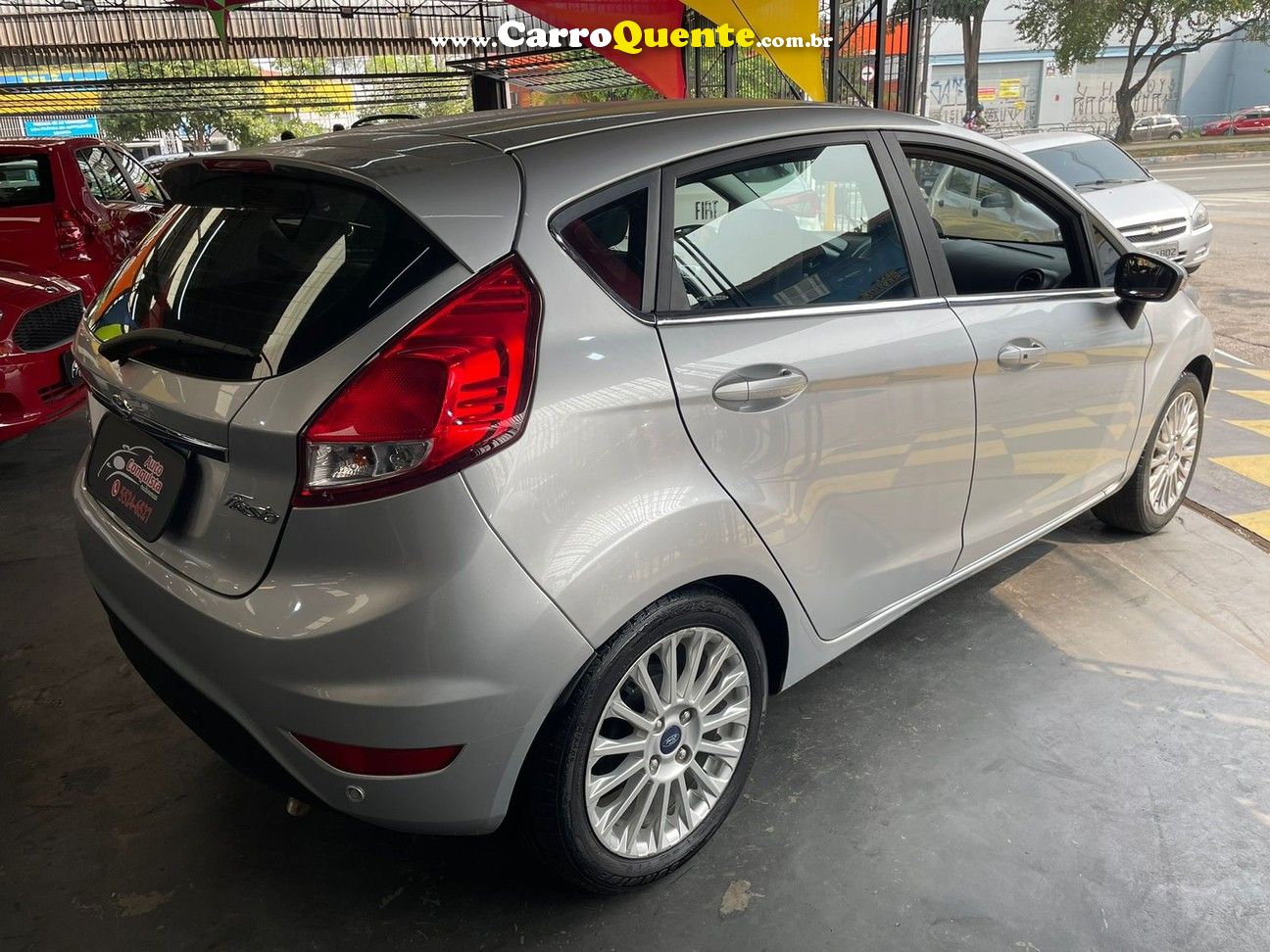 FORD FIESTA 1.6 TITANIUM HATCH 16V - Loja