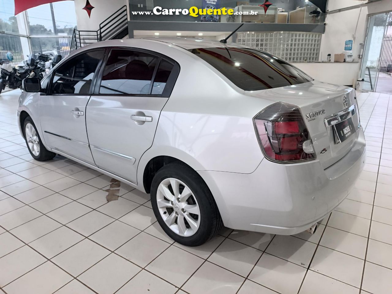 NISSAN   SENTRA S 2.0 2.0 FLEX FUEL 16V AUT.   PRATA 2013 2.0 FLEX - Loja