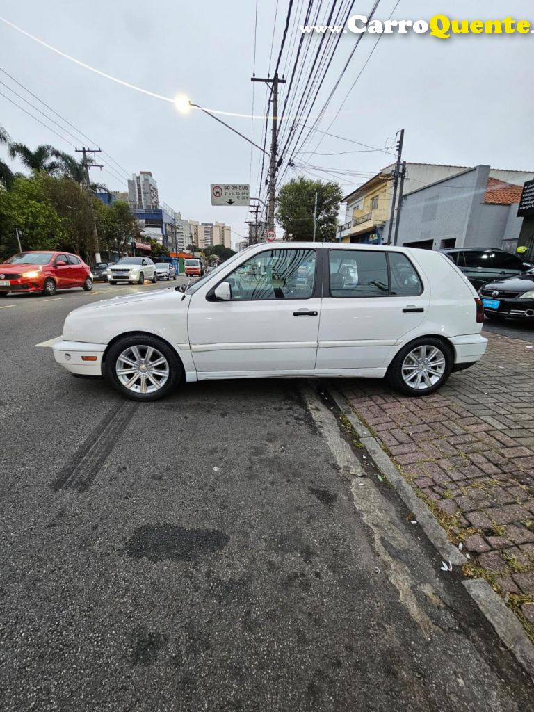 VOLKSWAGEN   GOLF GL 1.8 2.0I 4P   BRANCO 1996 1.8 GASOLINA - Loja