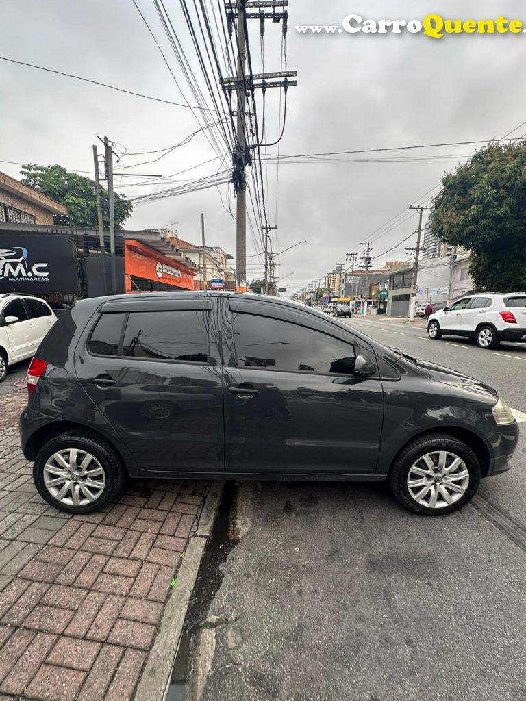 VOLKSWAGEN   FOX CITY 1.0 MI 1.0MI TOTAL FLEX 8V 5P   CINZA 2009 1.0 FLEX - Loja