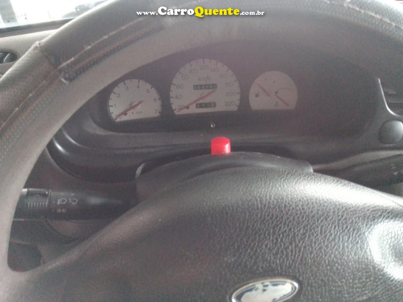 FORD FIESTA 1.6 MPI STREET SEDAN 8V - Loja