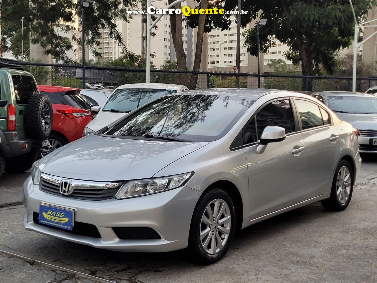 HONDA   CIVIC SEDAN LXS 1.81.8 FLEX 16V AUT. 4P   PRATA 2013 1.8 16V FLEX - Loja