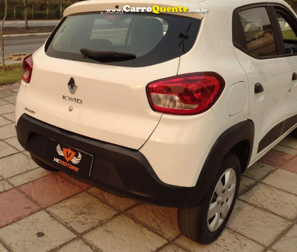 RENAULT   KWID ZEN 1.0 FLEX 12V 5P MEC.   BRANCO 2018 1.0 FLEX - Loja